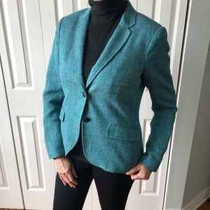 Rag and Bone blazer size 10 cotton, viscose, linen blend. Beautiful texture.